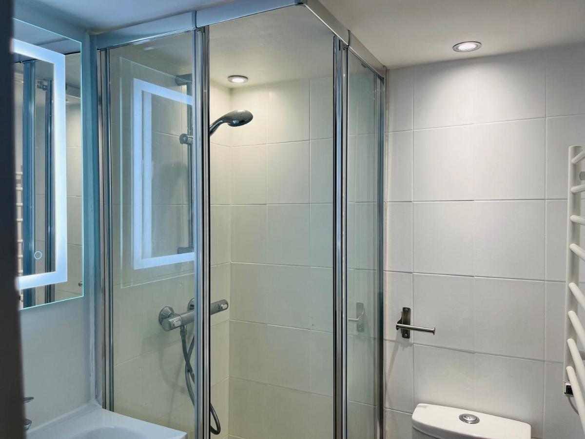 Suite Adamas Lyon Luaran gambar